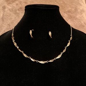 VINTAGE Gold Dainty Leaf Twist Necklace and Hoop Earring Set with Clear Crystals